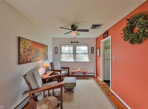 2nd image of 1464 Exeter Rd