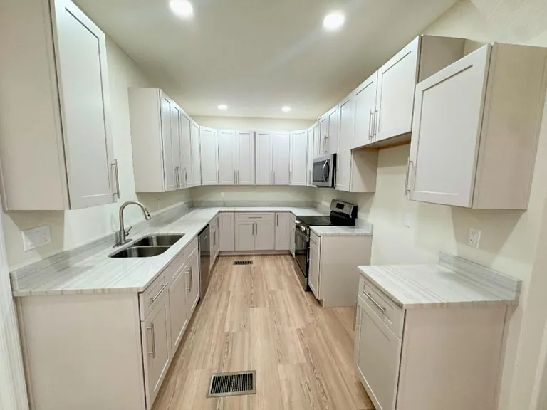 1019 Portage St #1 — Photo 1