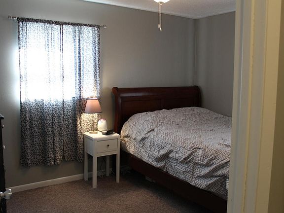 4th image of 1116 N Estes Ave
