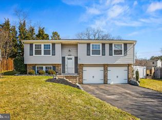 5829 Parakeet Dr, Burke, VA