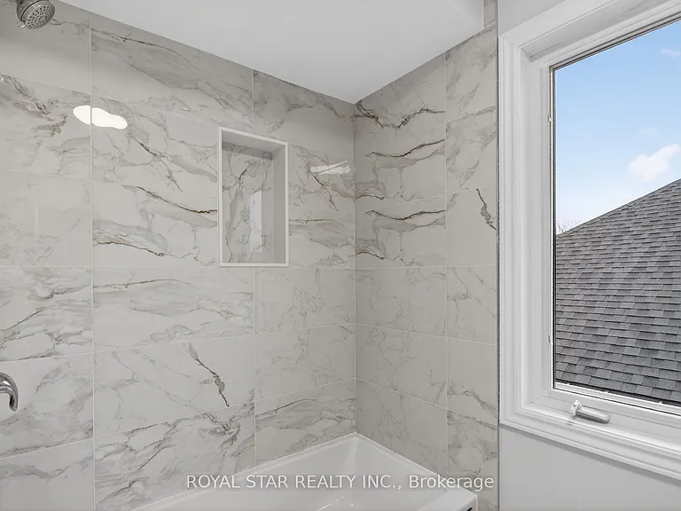 1448 Queensdale Ave — Photo 32