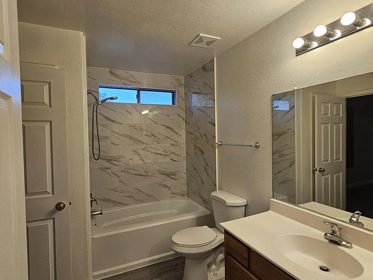 7355 N Black Canyon Hwy #2 — Photo 7