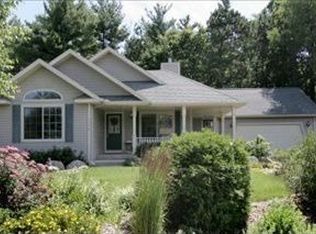 7586 Rolling Meadows Dr, Kalamazoo, MI