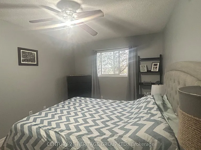 121 Heydon Ave — Photo 12