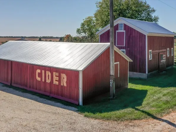 2S227 Green Rd, Elburn, IL 60119