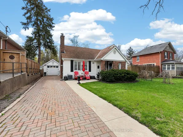 79 Penetang St, Barrie, ON L4M 1V7
