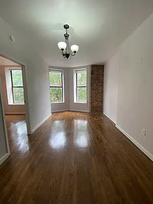 Rented by The Brokerage Group LLC | media 7