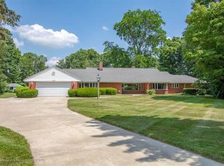 333 Sheldon St, Charlotte, MI 48813