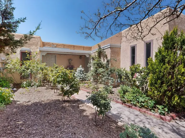 3248 Calle De Molina, Santa Fe, NM 87507