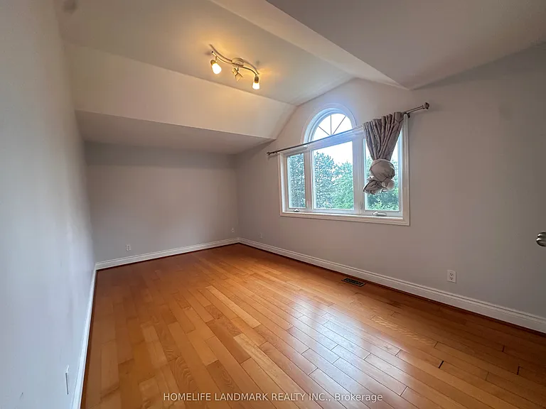 3 Padget Pl — Photo 14
