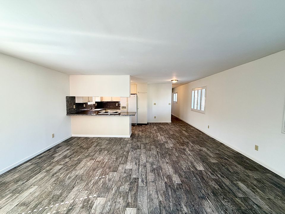 1st image of 113 6th St #B