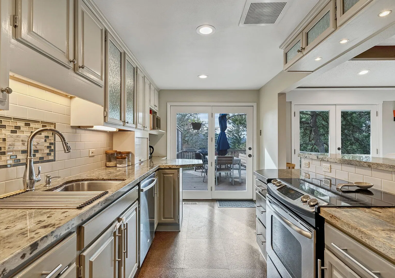 Gorgeous Mid-Century Modern, in the heart of Candalaria! — Photo 4