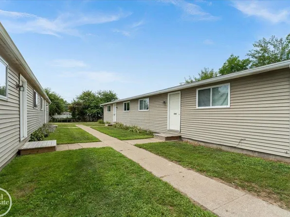 2321-2323 15th St, Pt Huron, MI 48060