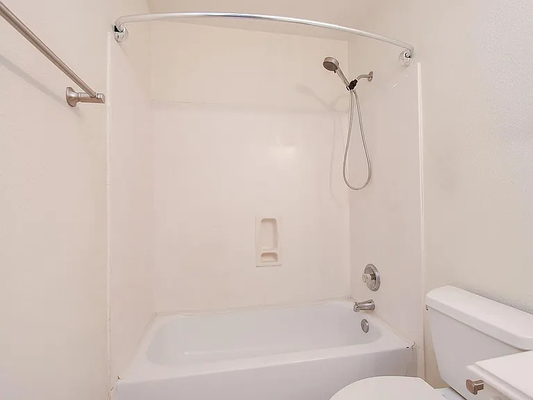 13646 Garden Grove Ct — Photo 28