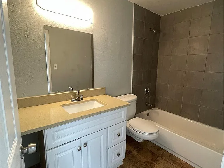 1590 Clinton St #206 — Photo 5