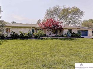 912 S 84th St, Omaha, NE 68114