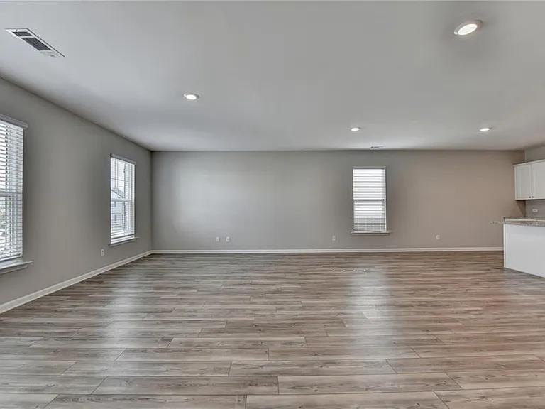 4335 Magpie Dr — Photo 8
