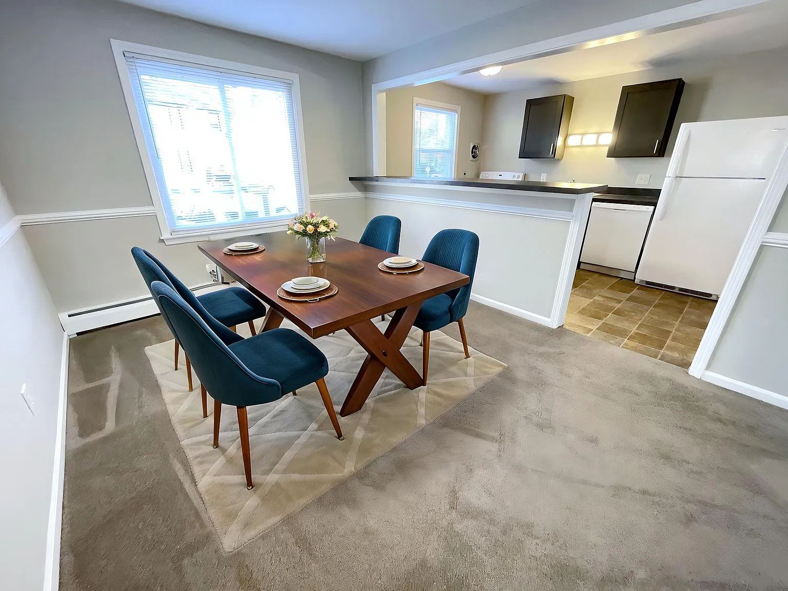 2 bed, 1.5 bath, 1050 sqft, $1,545 — Photo 2