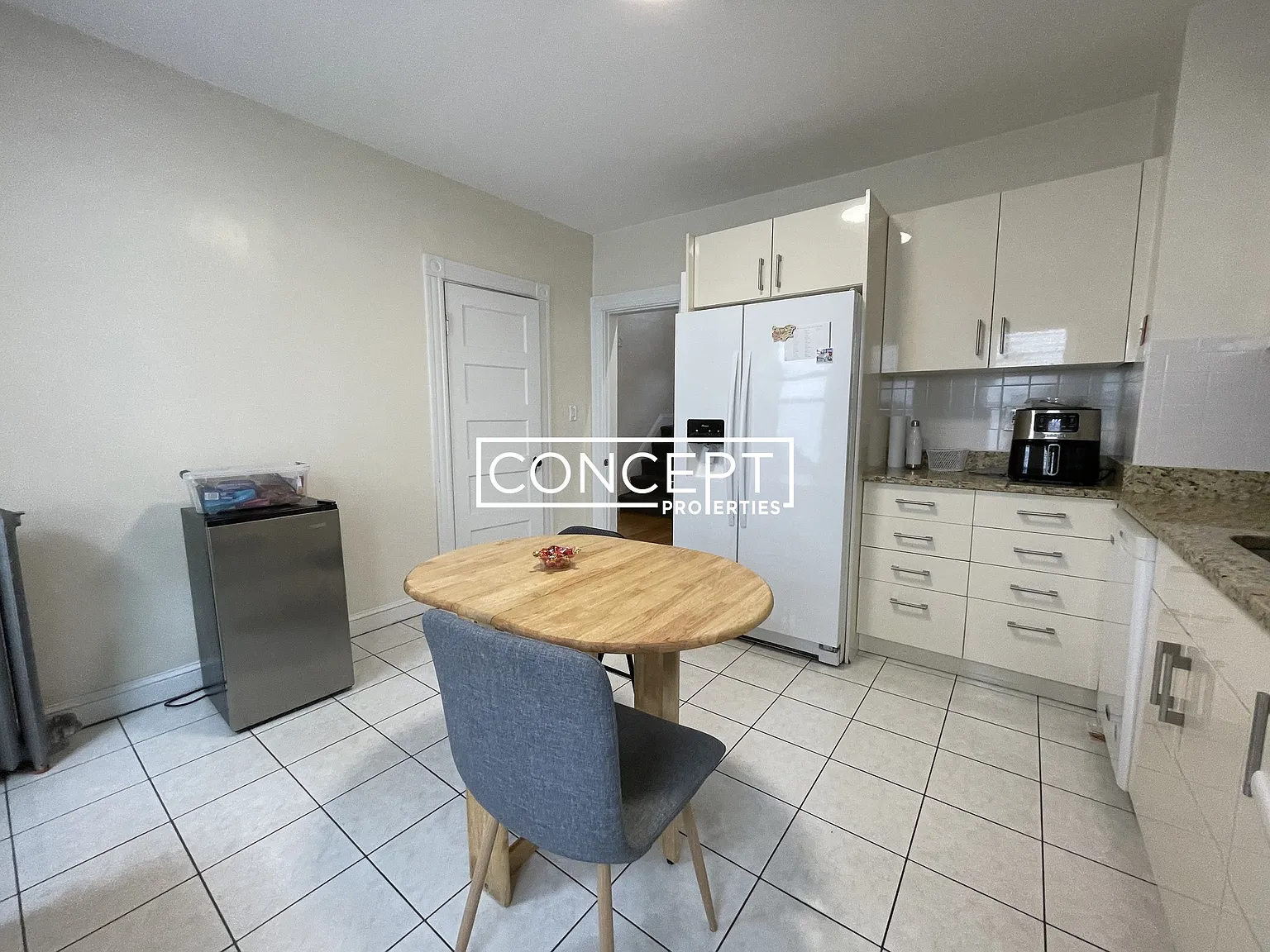 4 bed, 1800 sqft, $1,200 — Photo 4