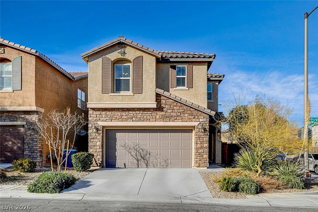 3 bed, 2.5 bath, 1655 sqft, $2,050 — Photo 1