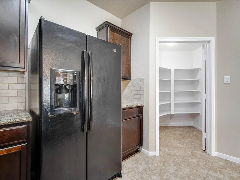 9210 Rustling Manor Ln — Photo 19