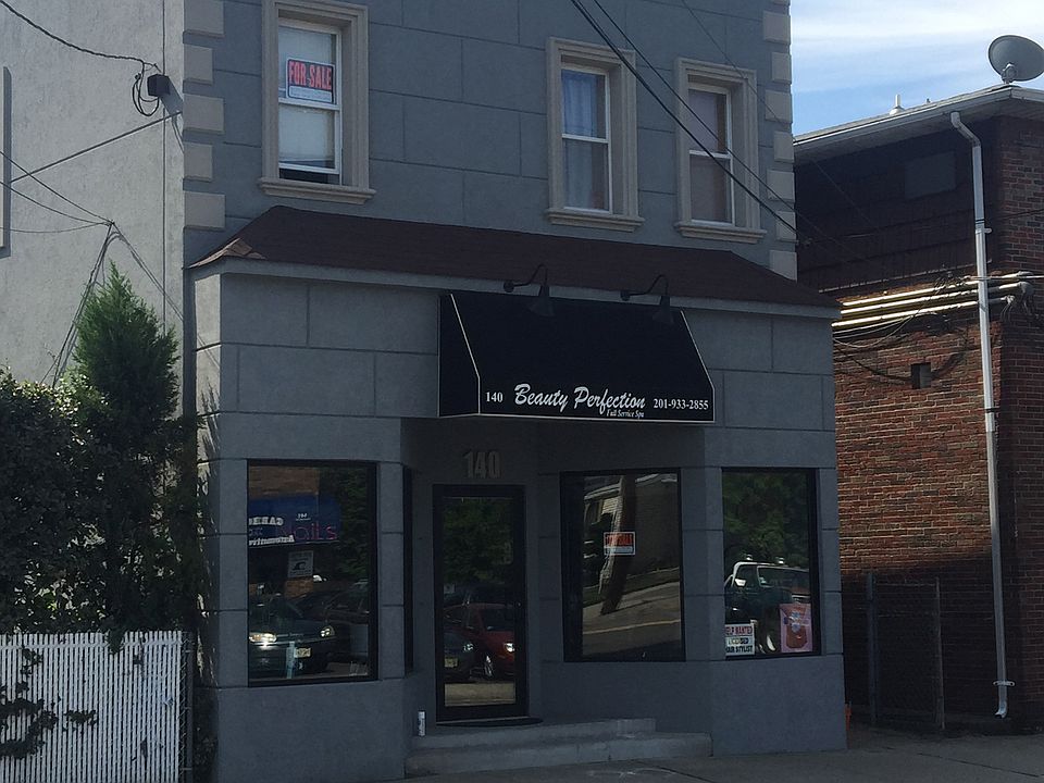 1st image of 140 Stuyvesant Ave
