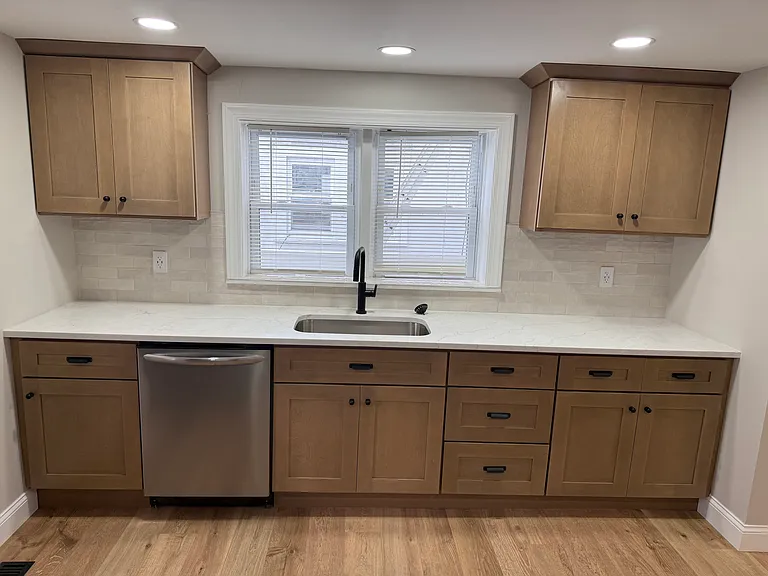 220 W 2nd St — Photo 18
