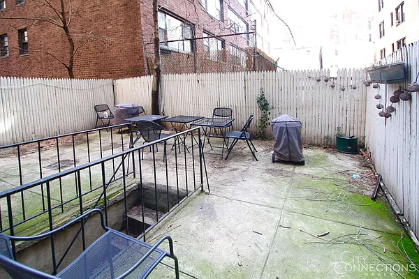 Rented by City Connections Realty | media 28