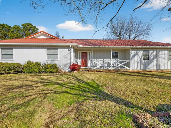 1501 Pebble Ln, Weaver, AL 36277