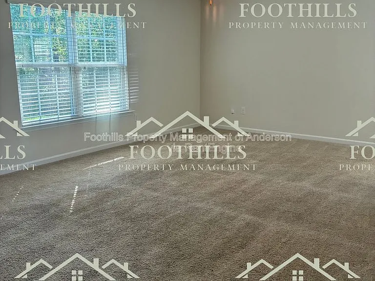 31 Ravencrest Dr — Photo 3