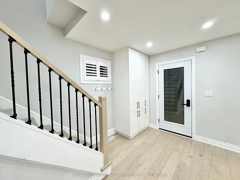 47 Chamberlain Ave — Photo 3