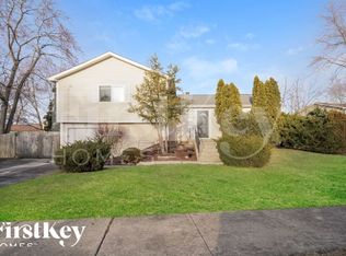 43 Wedgewood Rd, Matteson, IL 60443