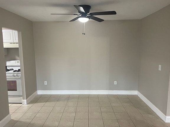 5th image of 383-435 Oaklawn Ave #103