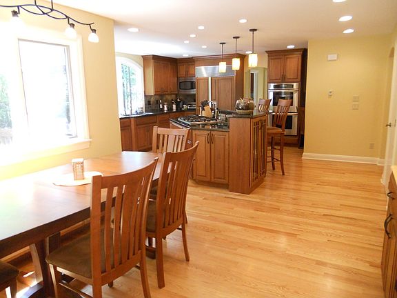 2nd image of 30 Hemlock Ln