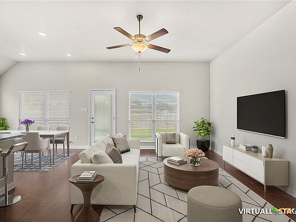 2nd image of 5338 Lancaster Dr