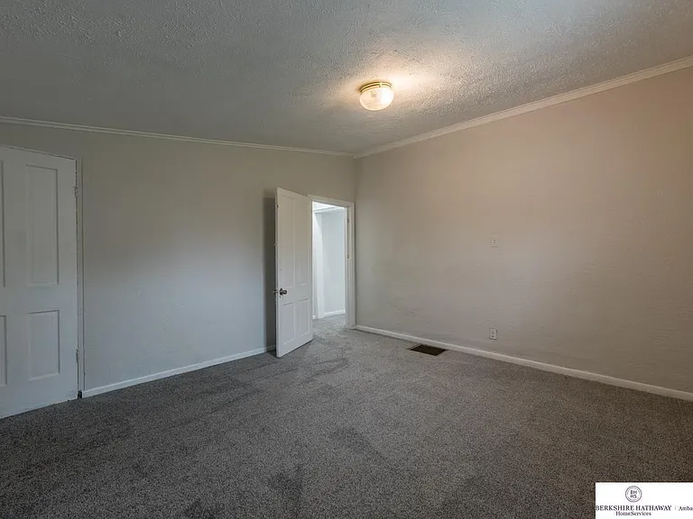 1912 S 12th St — Photo 12