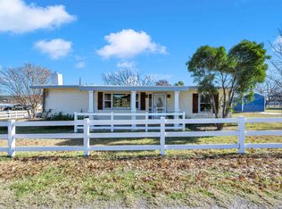 200 Lakeshore Loop, Tow, TX 78672