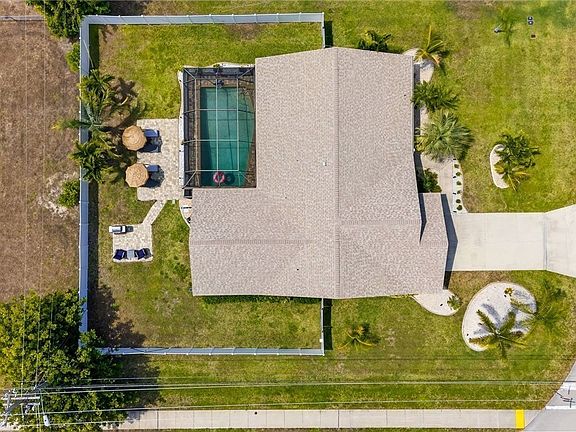 5th image of 402 SW 37th Ln