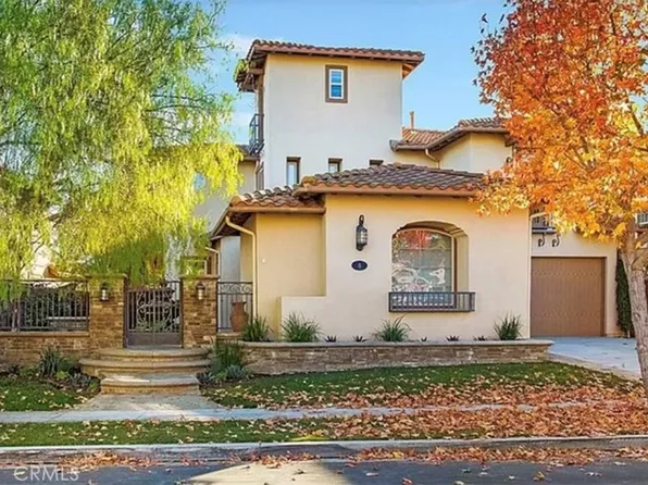 8 Sea Grape Rd, Mission Viejo, CA 92694