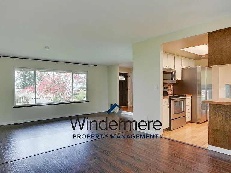 1285 Crescent Dr — Photo 7