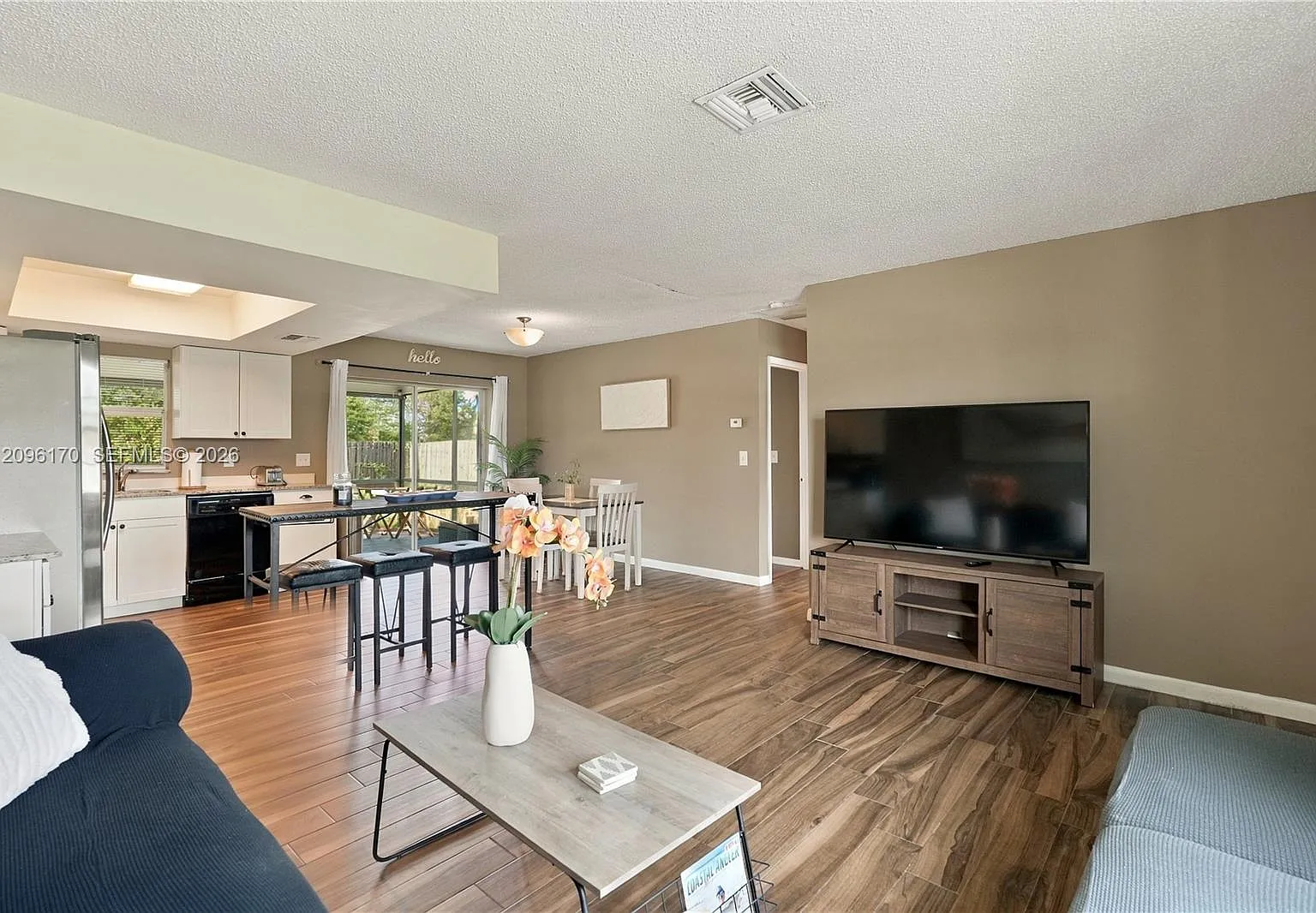 2 bed, 1.5 bath, $1,750 — Photo 4