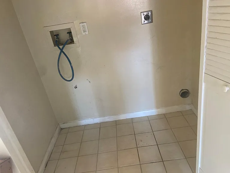 7360 Ulmerton Rd #19A — Photo 25
