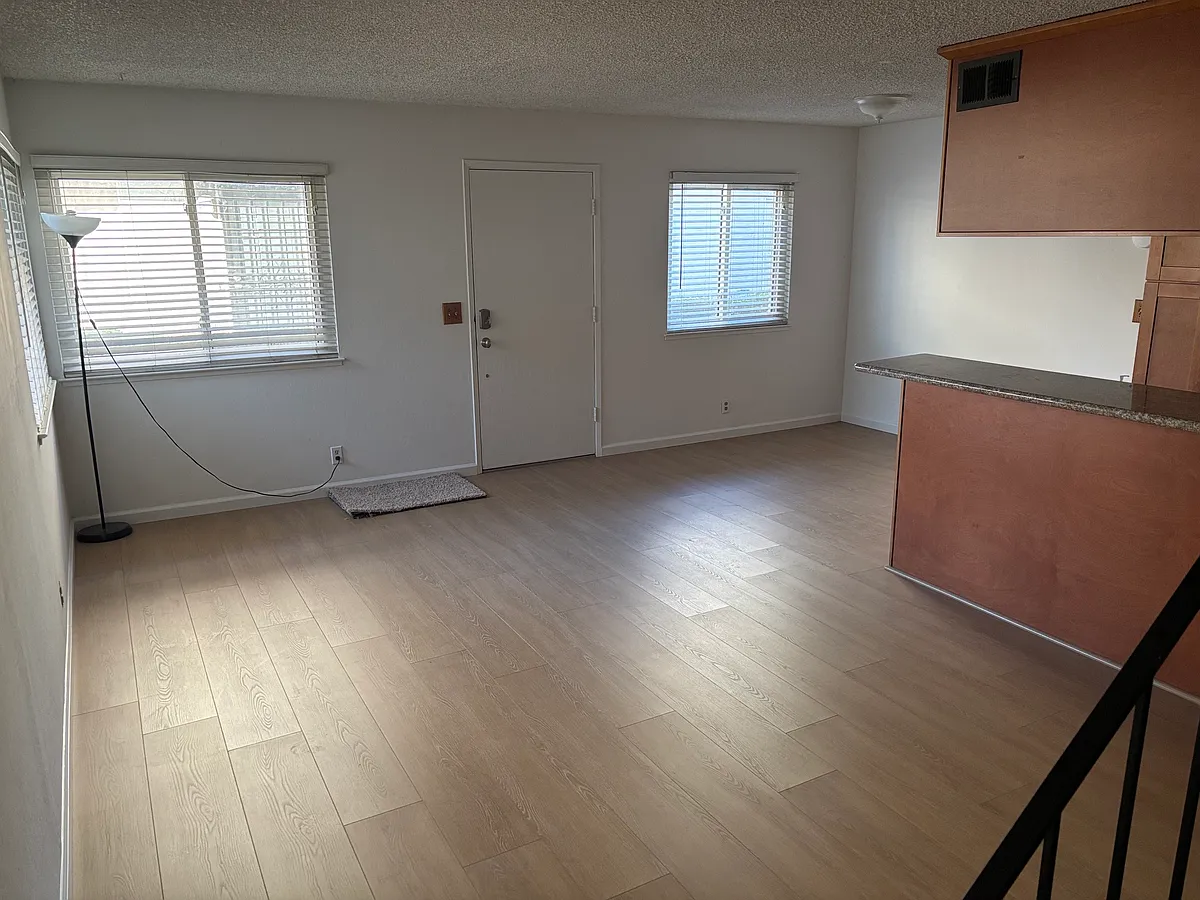 Building Photo - 2504 Golzio Ct #3