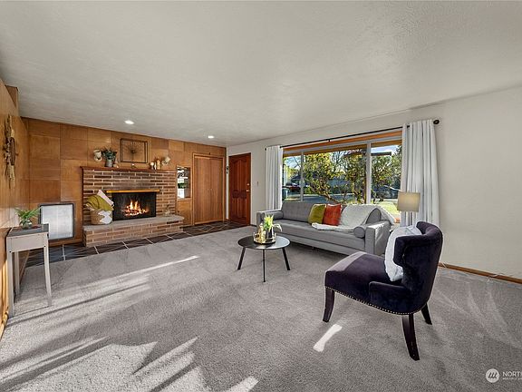 2nd image of 13011 2nd Avenue Ct E