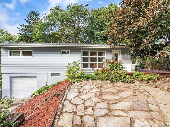 2nd image of 2650 Mandale Ln