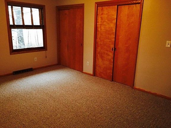 4th image of 32 Magua Dr