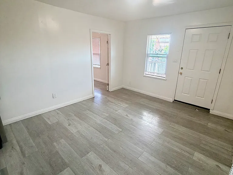 402 Orange Ave #0 — Photo 4