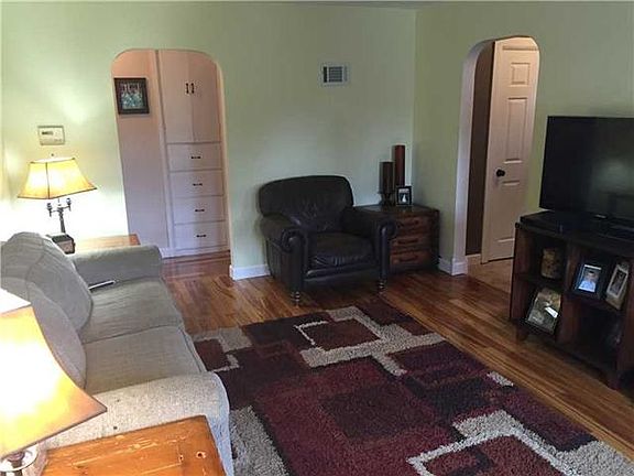 3rd image of 207 Cohassett Dr