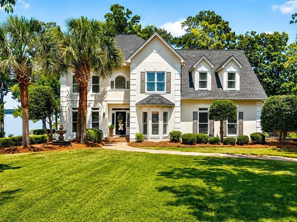 1404 Martins Crossing Ct, Gilbert, SC 29054