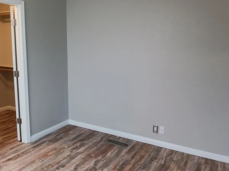 506 Phoenix Ave NW — Photo 6